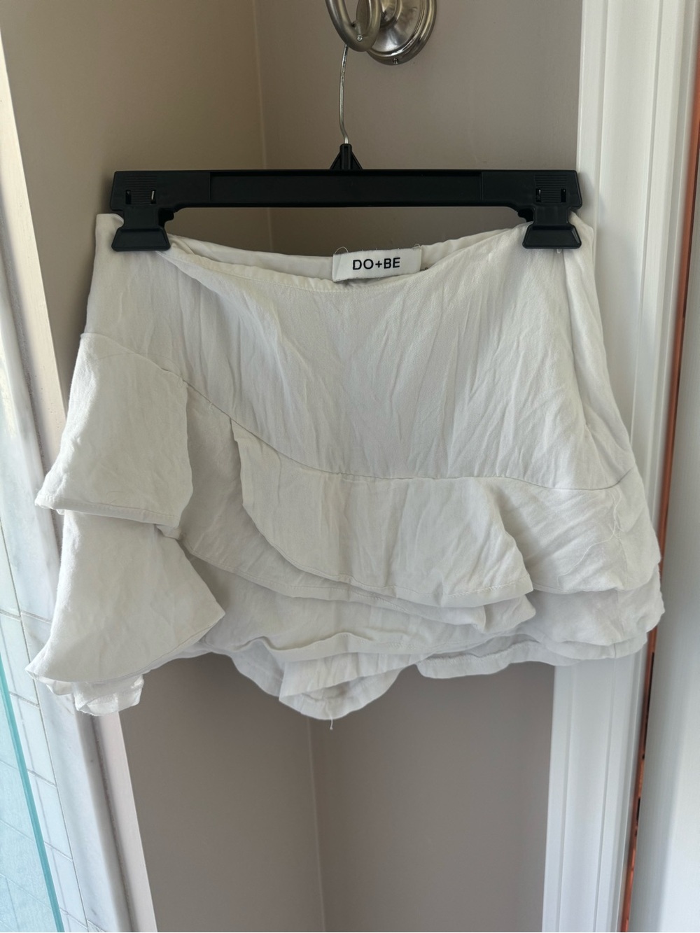 DO+BE White Layered Ruffle Mini Skirt